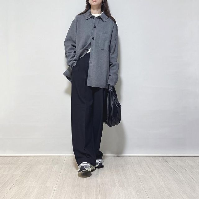 ミラノリブシャツカーディガンを着たコーデ