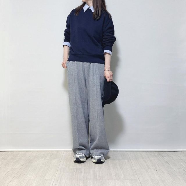 スウェットシャツを着たコーデ