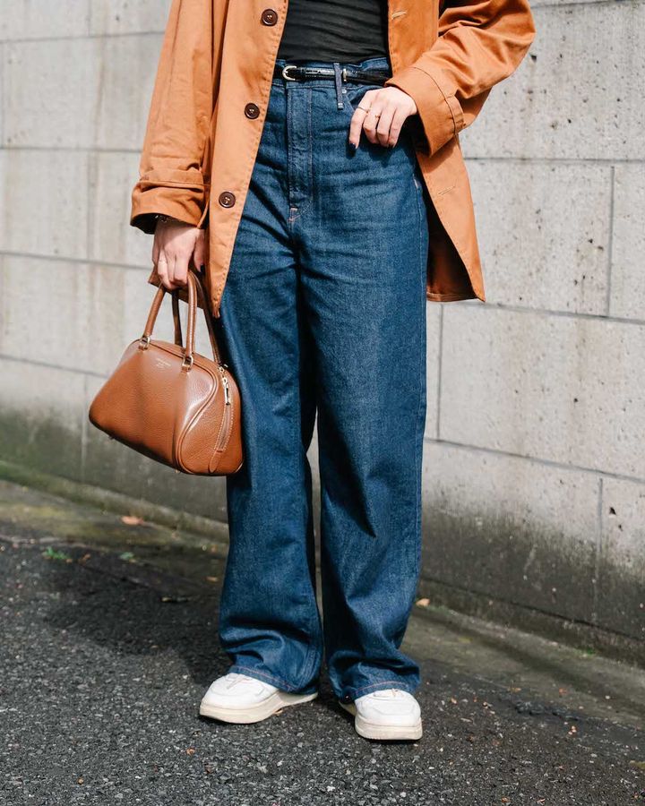 今年っぽい“ルーズデニム”が主役の秋冬コーデ5選。遊び心のあるデザインも人気【TOKYO SNAP】