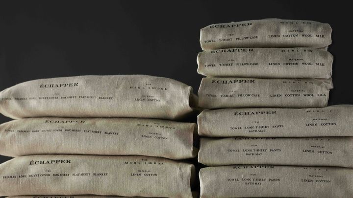 最上級リネンタオルの開発に4年半。〈エシャペ〉が次に仕掛けるのは、水墨画のように美しい炭染めのタオル