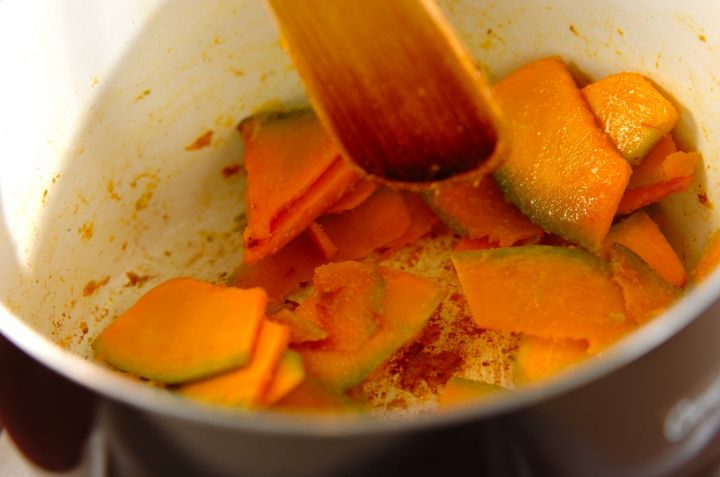 ミキサーなしで作るカボチャのポタージュの作り方1