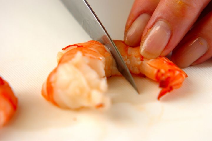 エビとカッテージチーズのパスタサラダの下準備1