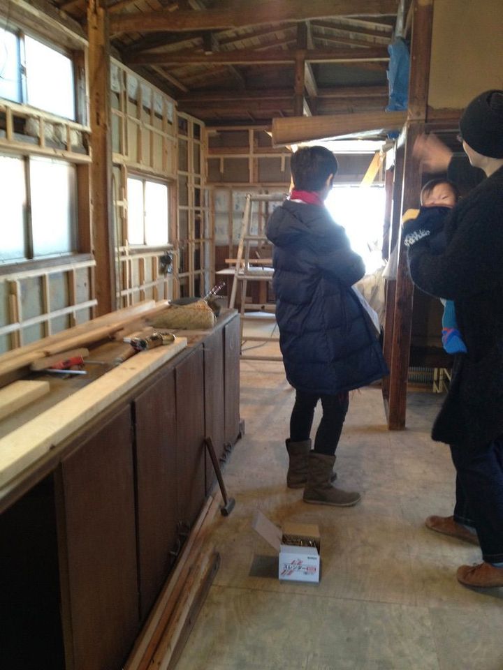 2015年より「祖餐」の改修工事を行う二人。