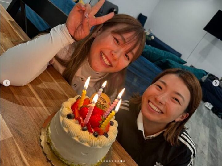 吉田優利、渋野日向子とのハグ写真を披露！「ひなこさん」とコメント