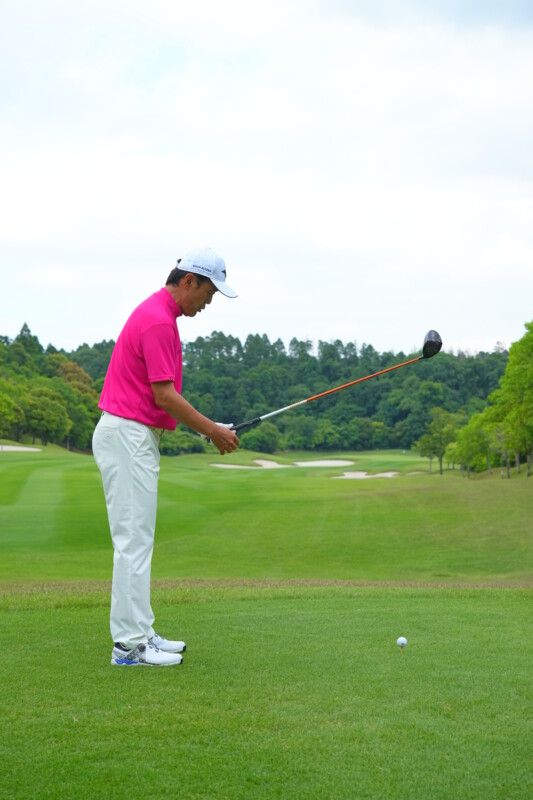 歳をとっても“飛ばせる構え”はどっち…？シニアプロが解説