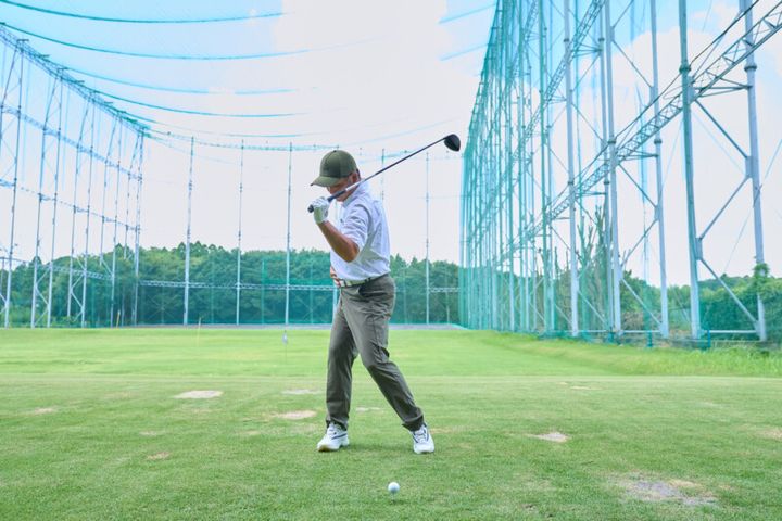 歳をとっても“飛ばせる構え”はどっち…？シニアプロが解説