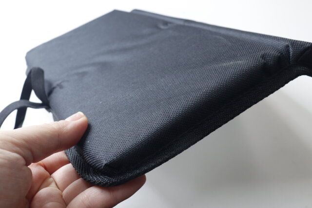 セリア 折りたたみクッション 厚み