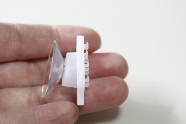 セリアのやわらかスポンジホルダー（吸盤タイプ）4