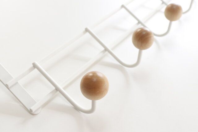 ダイソーのスチールドアフック（5連）の木製パーツ