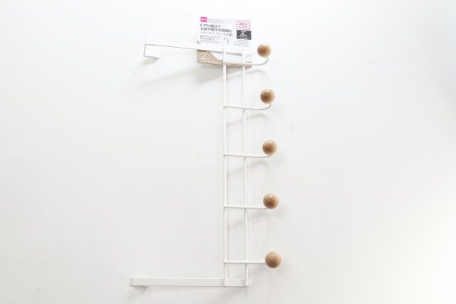 ダイソーのスチールドアフック（5連）