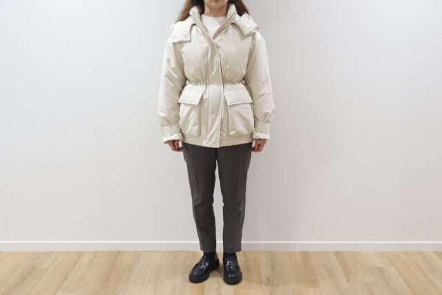 ユニクロのハイブリッドダウンコート1