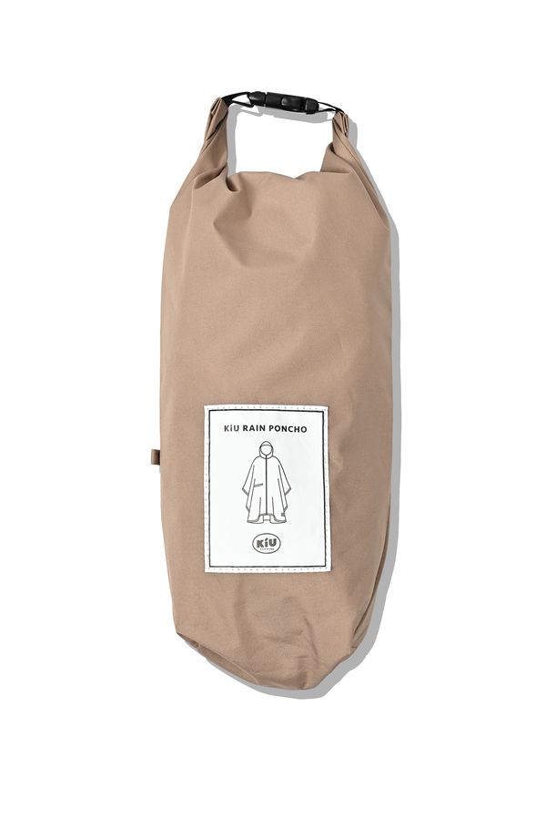 《KiU》のレインギアで雨の日も自分らしいおしゃれを楽しもう！雨の強さ別コーディネートをチェック