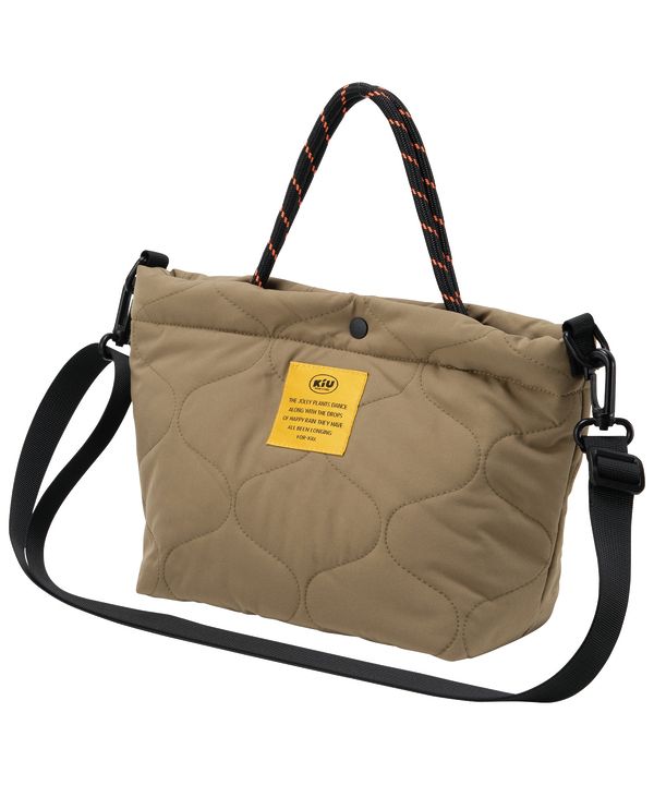 《KiU》のレインギアで雨の日も自分らしいおしゃれを楽しもう！雨の強さ別コーディネートをチェック