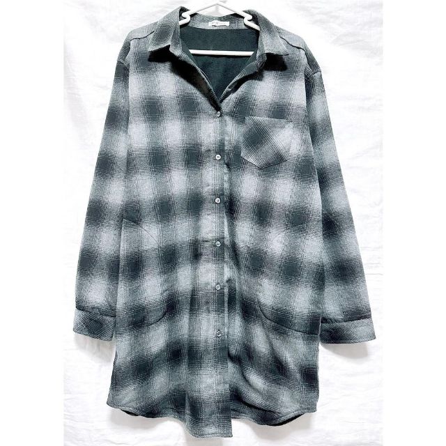 裏フリースチェックシャツワンピの物撮り