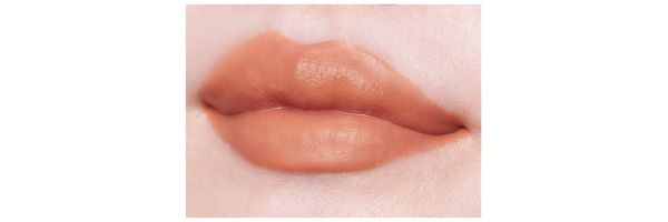 キャビア リップスティック 143使用