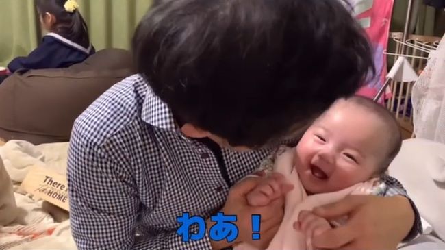 ママには超スマイル！パパには…？？！！！