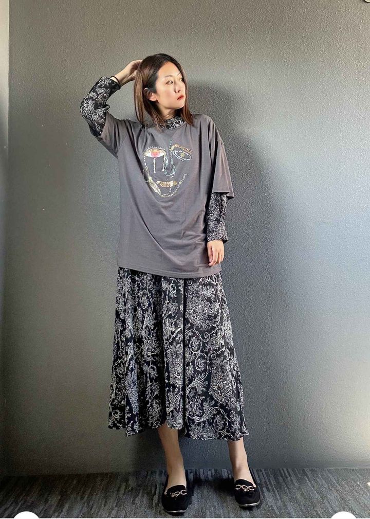 画像: 気温が高い日はTシャツを合わせて