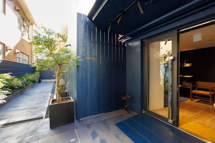 旅するようなリラックス気分を♪異国情緒たっぷりの「シーエスジー ブルーカフェ 青山」