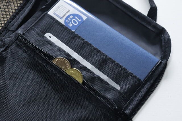 ダイソーの小銭やカードが入るメッシュポケット付ウォレットショルダーバッグ