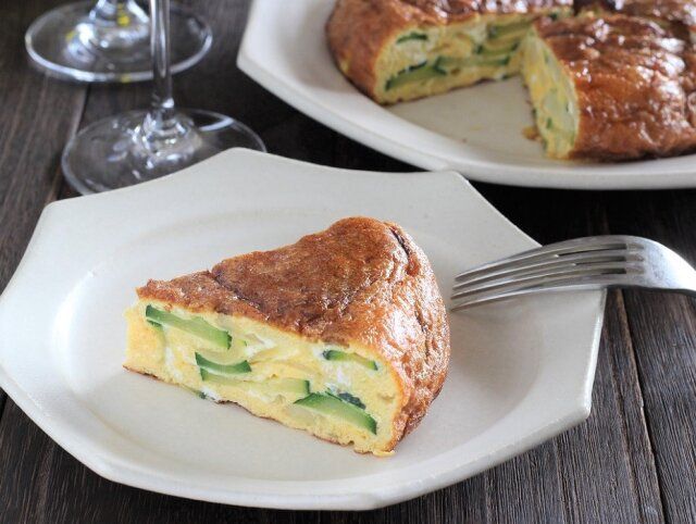 冷めても美味しい！「じゃがいもとズッキーニのトルティージャ」