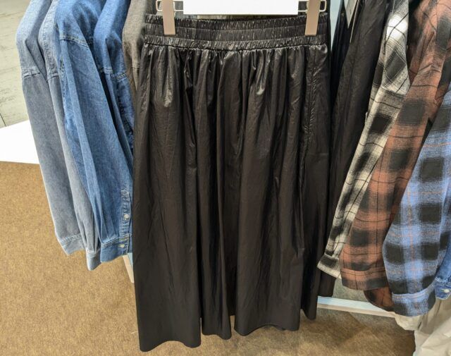 ポリッシュコーティングフレアスカート