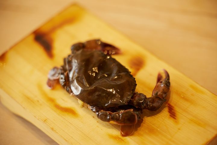 脱皮した直後のソフトシェルクラブ