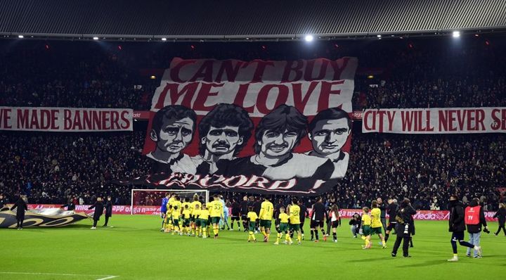 ビートルズの楽曲でいじる！絶不調の世界的金満チームをネタにしたサポーターの力作が話題