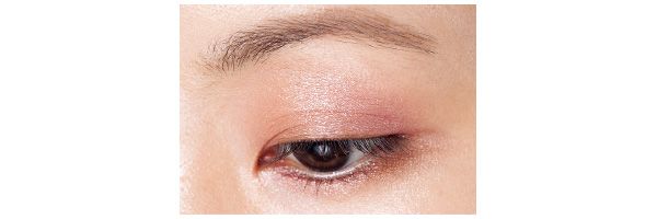 大人が臆せずまとえるピンクシャドウの最適解