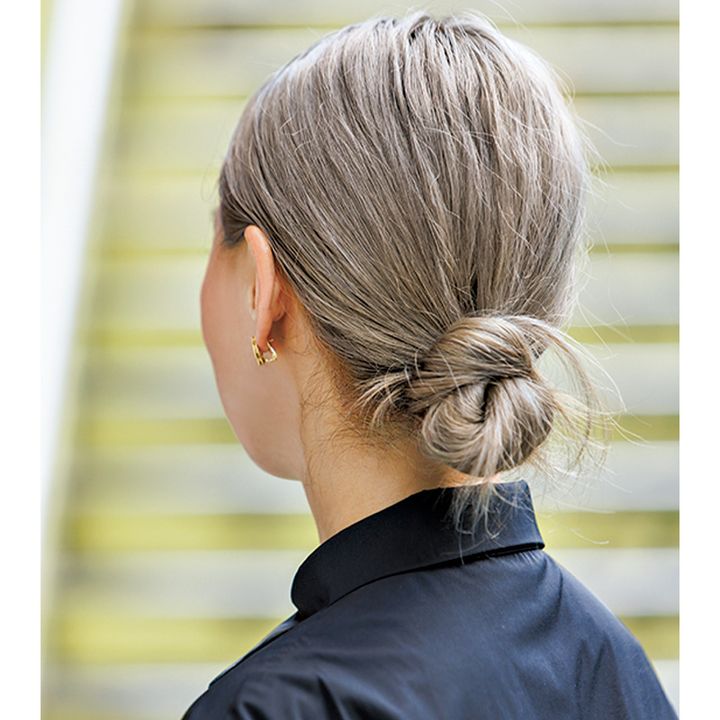 低めのまとめ髪アレンジ