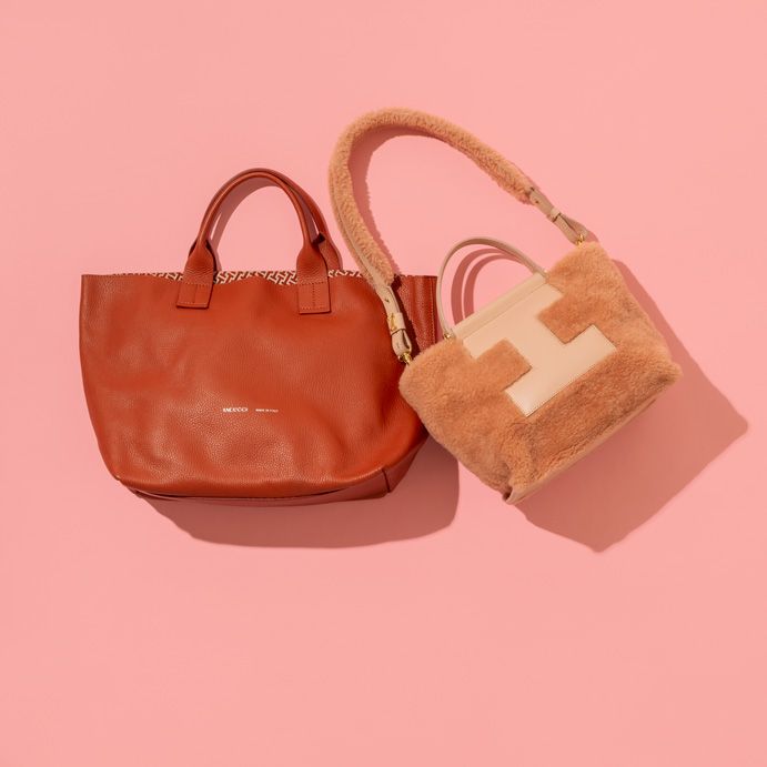 ONOFFゴルフでおしゃれが完成！ かわいさが倍増する2個持ちバッグ