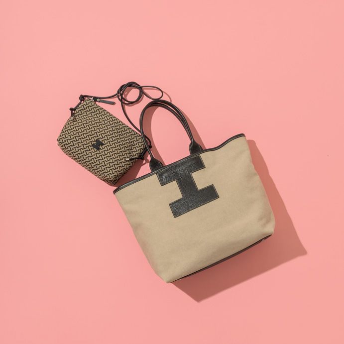 ONOFFゴルフでおしゃれが完成！ かわいさが倍増する2個持ちバッグ