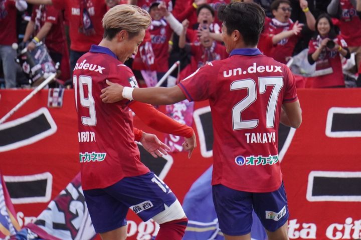 岡山が山形を3-0で下しJ1昇格PO決勝へ進出！右ヒザでゴールしたMF岩渕弘人「彼が決めてすごくうれしかった」と仲間のダメ押し弾を祝福