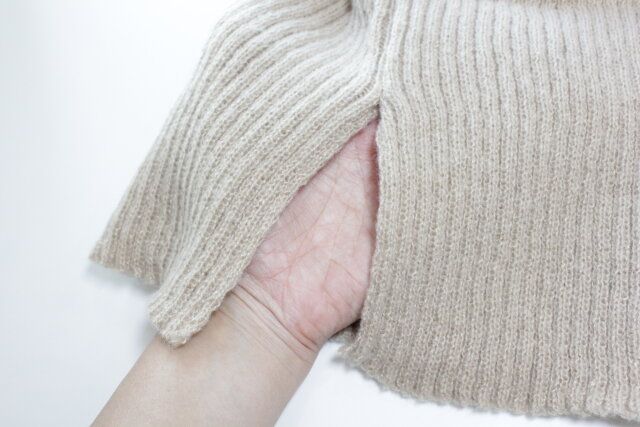 ダイソー タートルネックウォーマー スリット