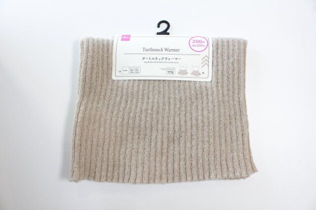 ダイソー タートルネックウォーマー パッケージ
