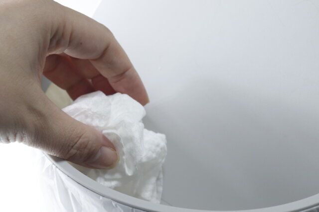 ダイソー スイング式ゴミ箱（円形、7.5L） 使用例