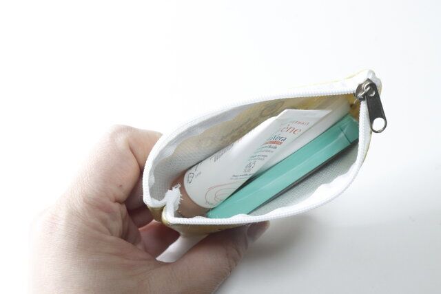 セリアの小物が入るANGEL BLUE コインパース