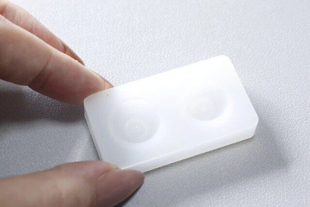 セリア シリコーンモールド 目玉パーツ