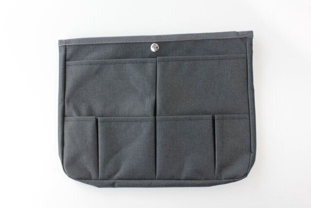 ダイソー バッグインバッグ（27cm×21cm×2.5cm、BK） ポケット