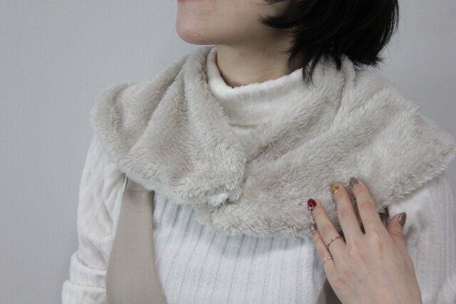 ダイソー スリーピングマフラー（リバーシブル） 着用