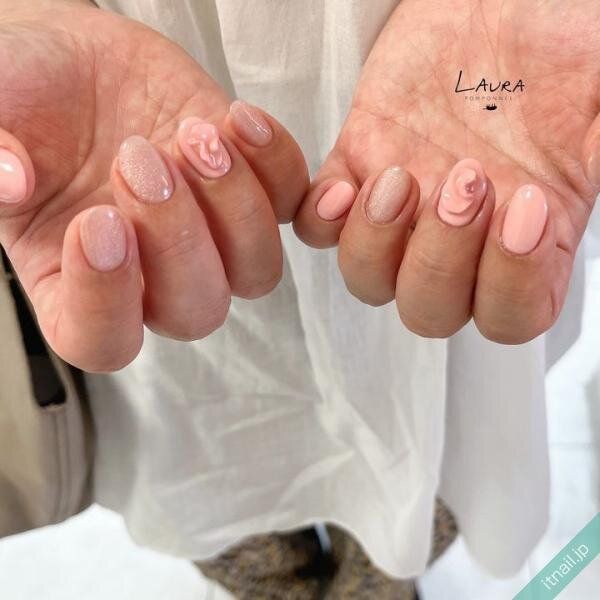 LAURA POMPONNEEが投稿したネイルデザイン [photoid:I0130471] via Itnail Design (743499)