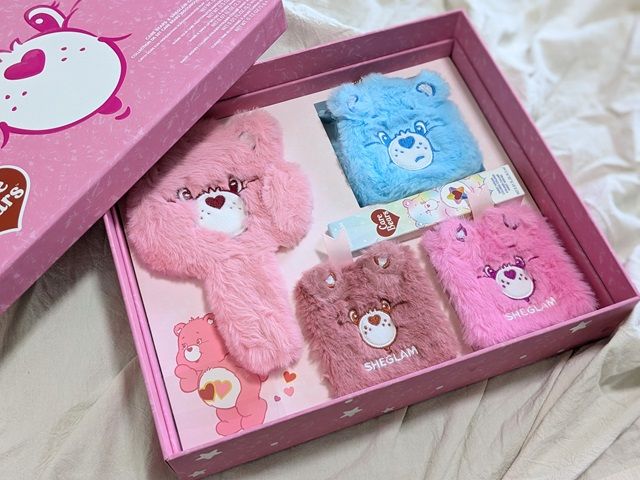 Care Bears™×SHEGLAMコラボの写真