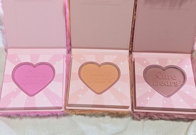 Care Bears™×SHEGLAMコラボの写真