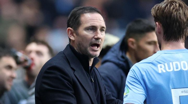 28歳日本人所属チームの監督になった世界的スター、初戦後に「選手たちを批判することはない」