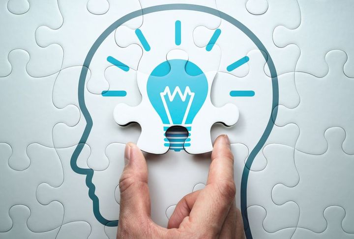 ジグソーパズルの閃きのパーツがはまる瞬間