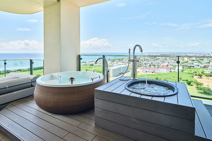 「ザ・セブンペントハウス」テラスジャクジー