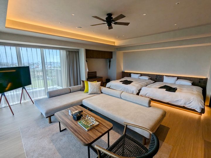 「デラックスツイン」（1泊1室 9万7200円〜／75㎡・定員4名）