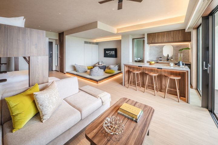 「タタミエグゼクティブバンク」（1泊1室 7万7400円〜／55㎡・定員8名）。写真左側はバンクベッド