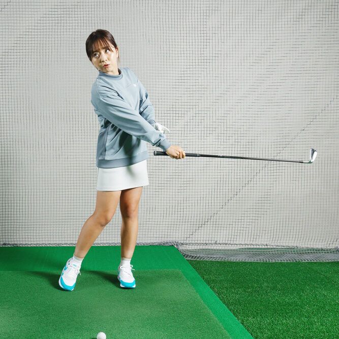 右腕1本での連続素振りやショットは「フック防止」に効果アリ！