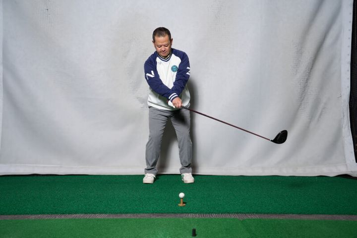 ドライバーを「芯でミートする方法」！まずはアドレスとグリップを見直すべき