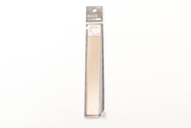 セリア アルミ定規 15cm パッケージ